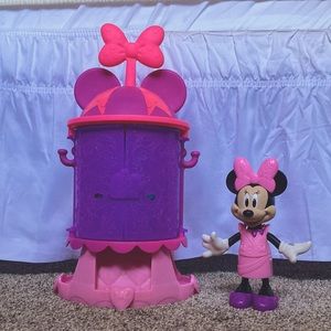 Minnie’s Turnstyle Fashion Closet